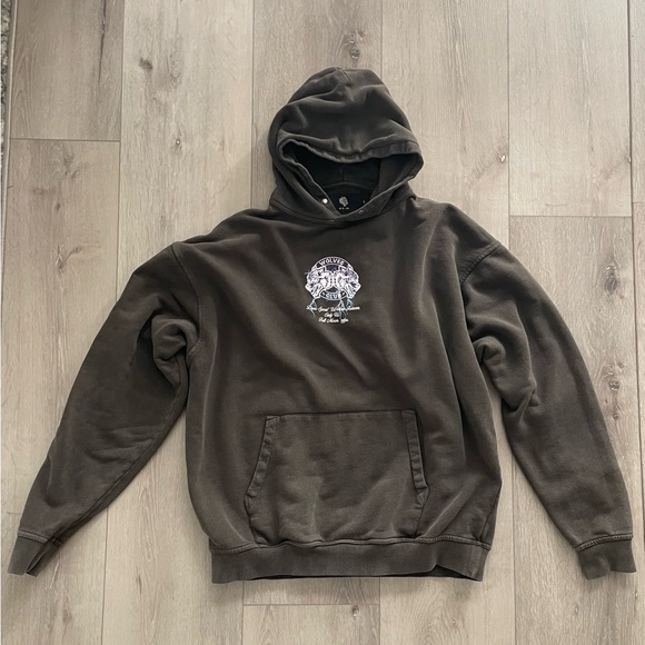 Dark Gray Darc Sport Hoodie with Wolves and Lightning Design - Size Large - Picture 2 of 5